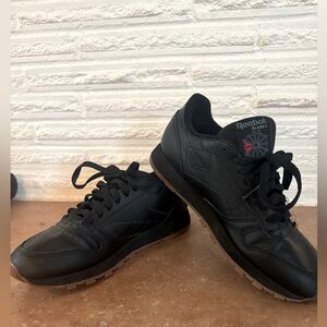 Reebok classic black leather sneakers